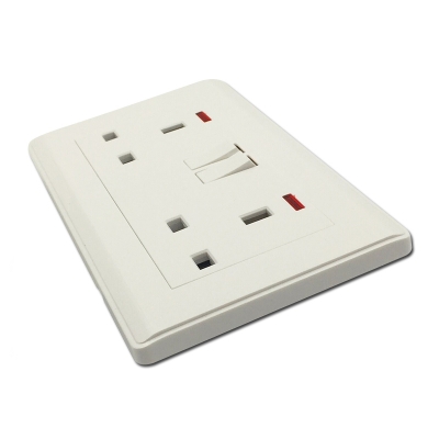 Top quality PC material 2gang 13A uk socket with switch and light electrical switch socket